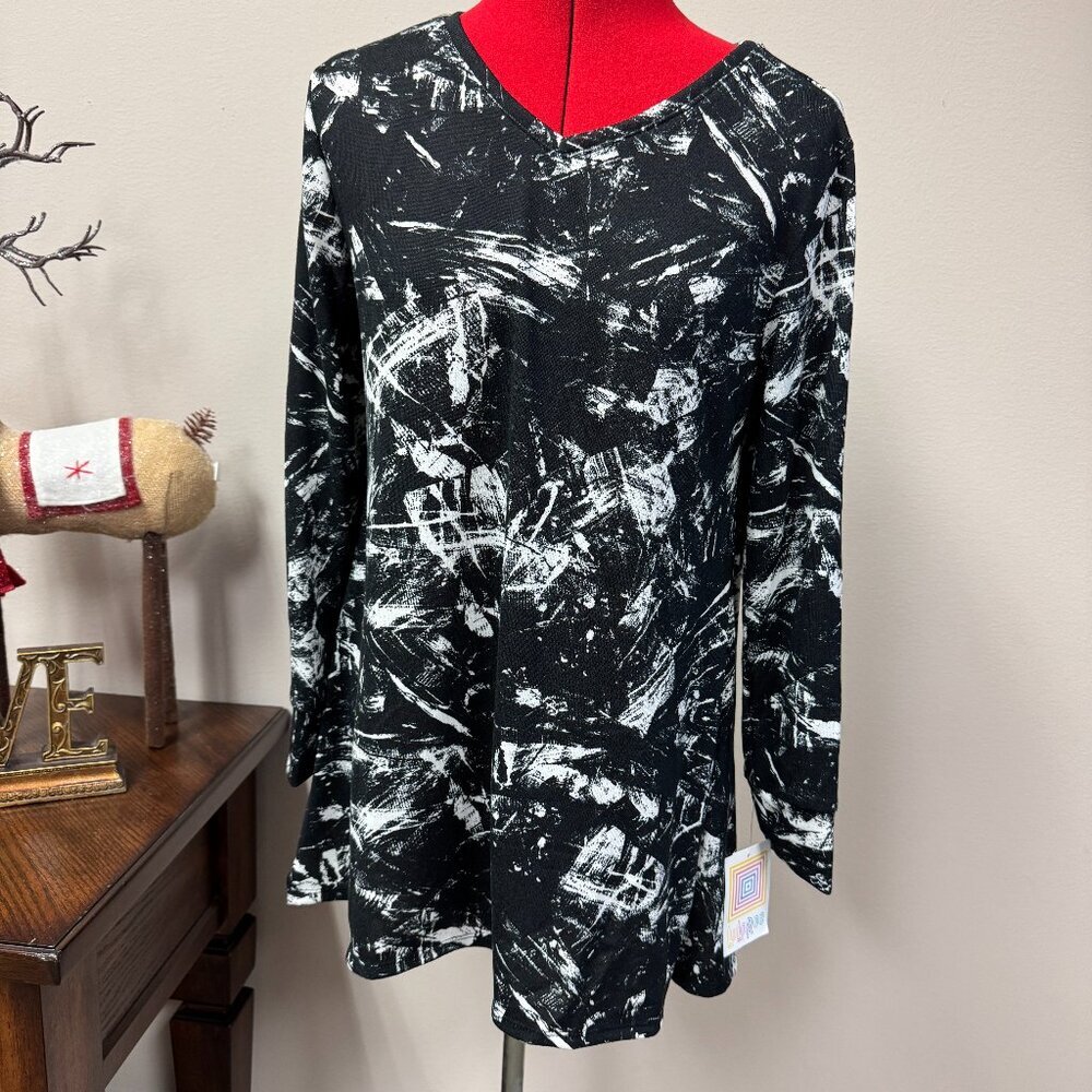 LuLaRoe Elizabeth Long Sleeve Tunic NWT Black and White abstract NEW size S